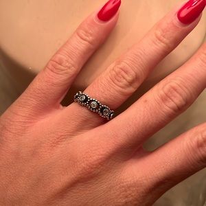 “Her Majesty” Pandora Ring